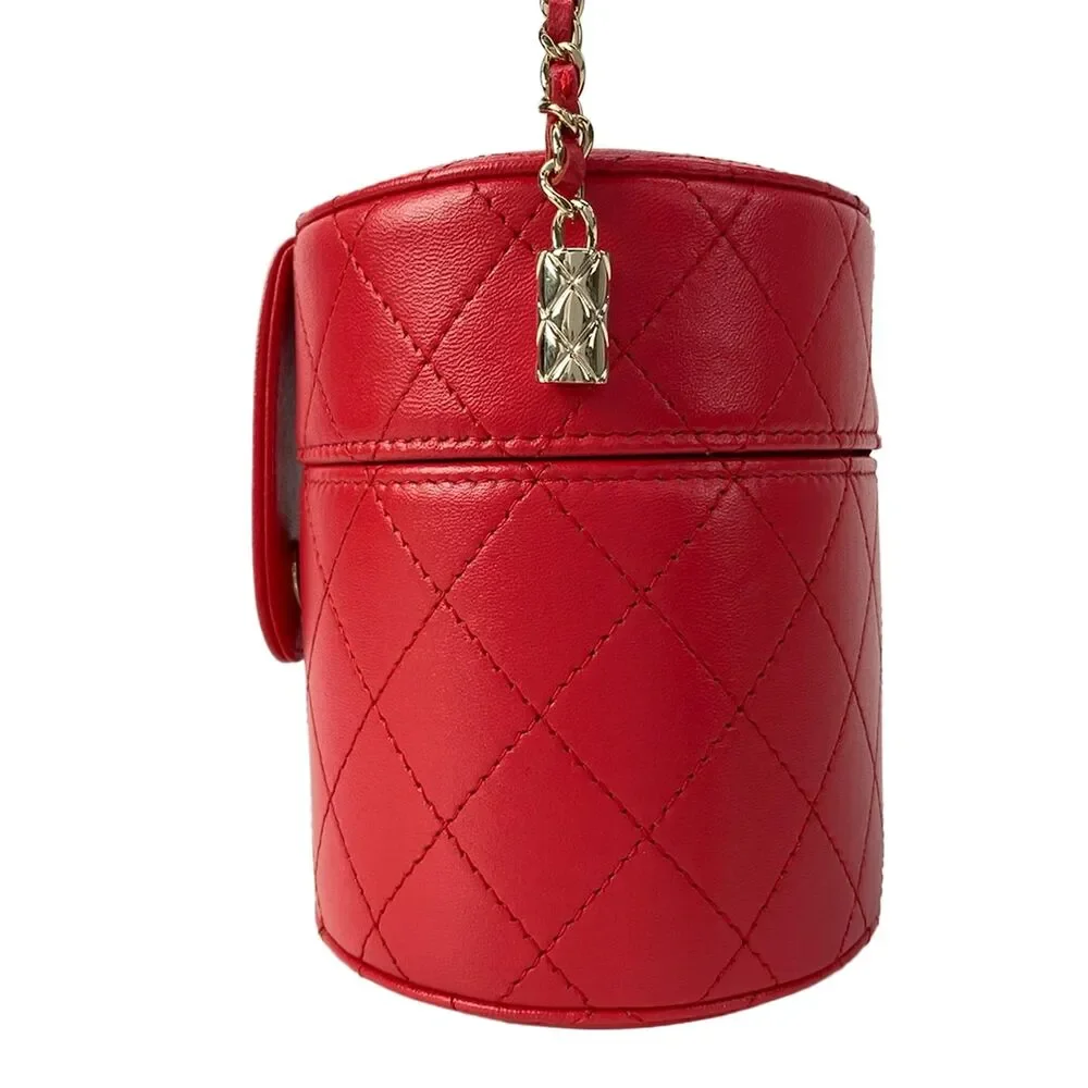 Chanel Matelasse Vanity Bag AP1616